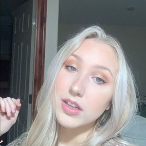 Meet your Posher, Brianna